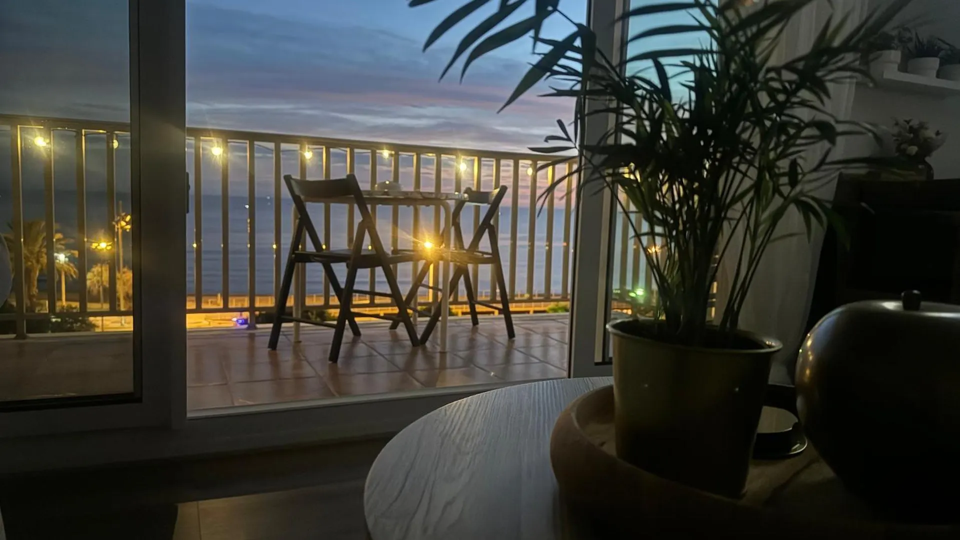 Dorada Tropicana Beach Apartment Cambrils
